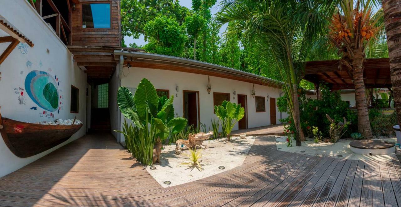 Dive Villa Thoddoo Extérieur photo